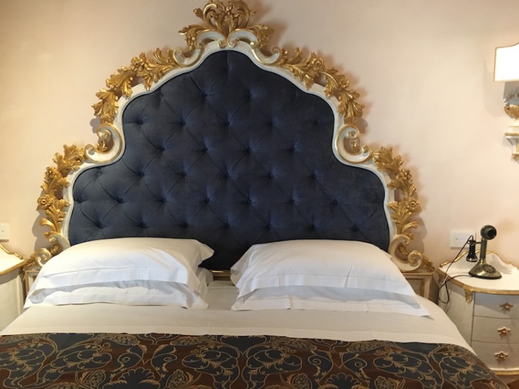 Aktyviam keliavimui reikalinga prabangi lova, vertinama po ilgos Italijos kelionės.