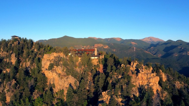 what are the wilderness experiences at the broadmoor luxury colorado resort