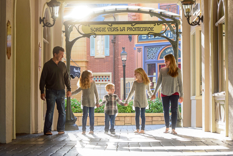 There are tons of stunning options for family photos at Walt Disney World. We've rounded up the best WDW locations that don't require park admission!