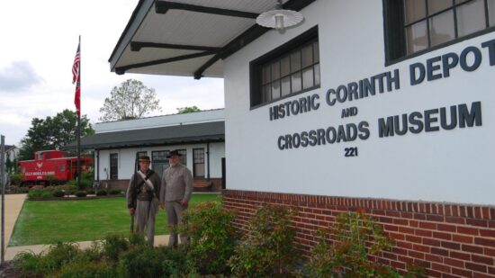 One of the things to do in Corinth, Mississippi with kids is to visit the Crossroads Museum and see the costumed interpreters.